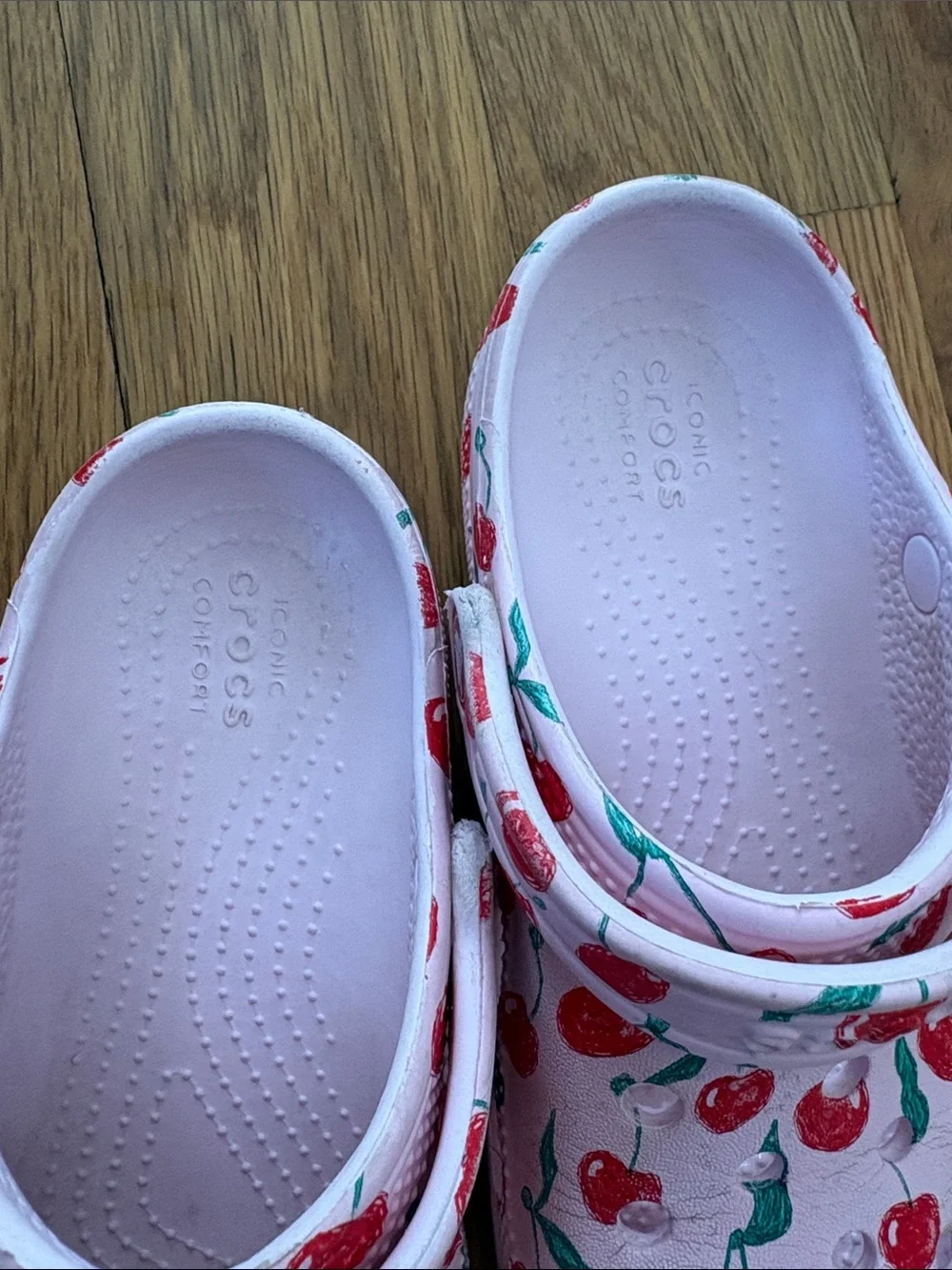 CROCS adorable pink